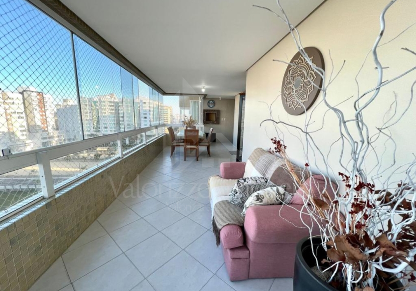 Apartamento 3 Dormitórios