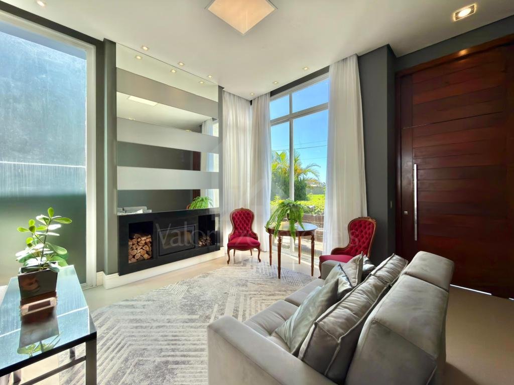 Casa em Condominio 4 dormitorios