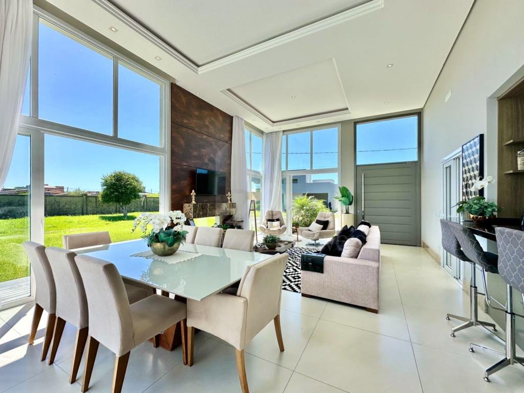 Casa em Condominio 4 dormitorios