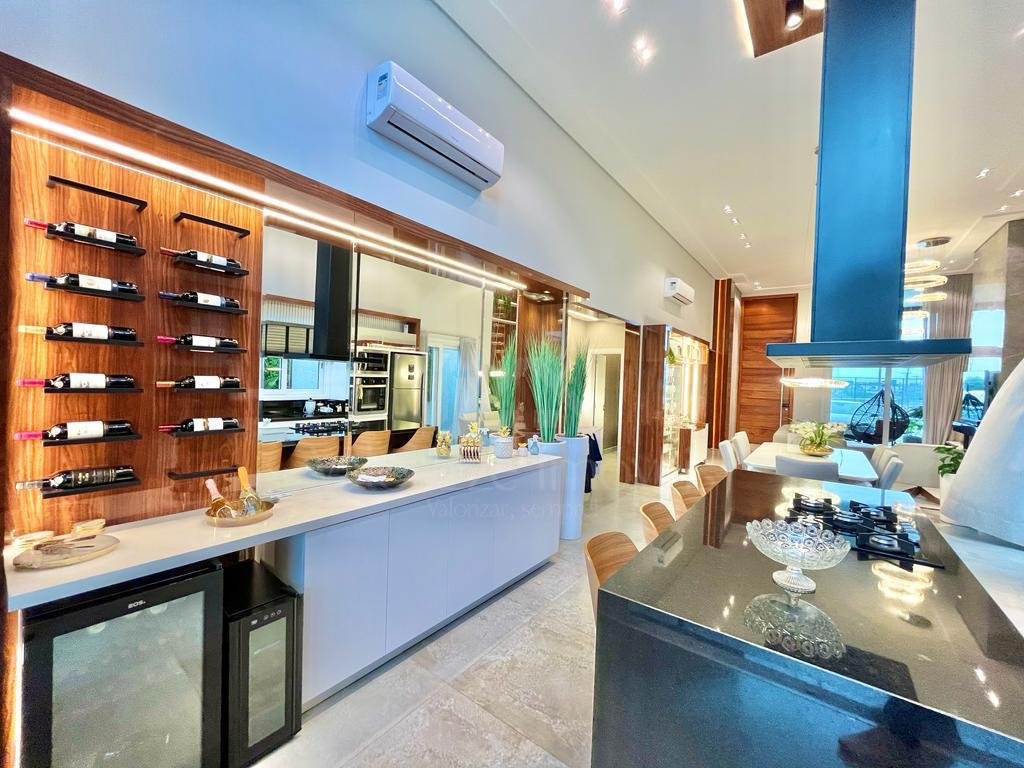 Casa em Condominio 4 dormitorios