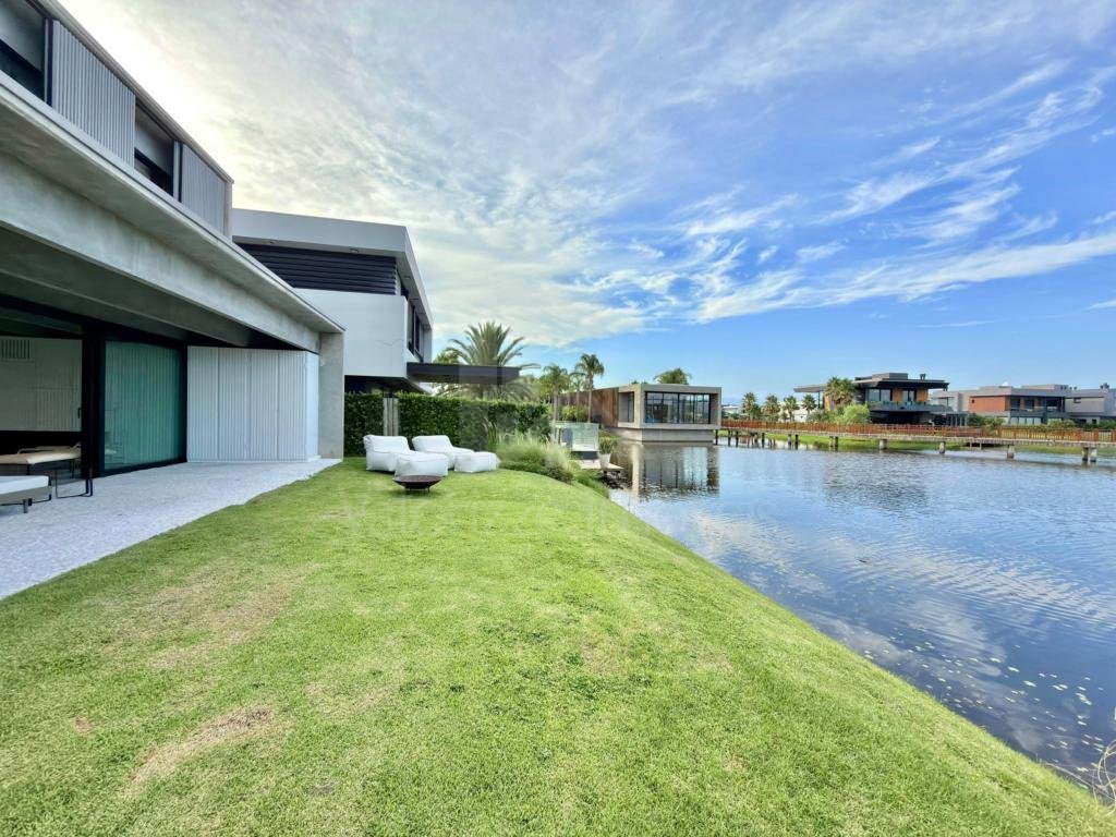 Casa em Condominio 3 dormitorios