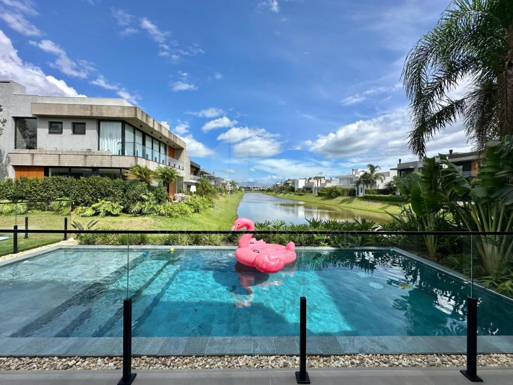 Casa em Condominio 4 dormitorios